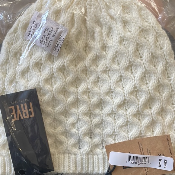 frye white beanie NWT - Picture 2 of 2